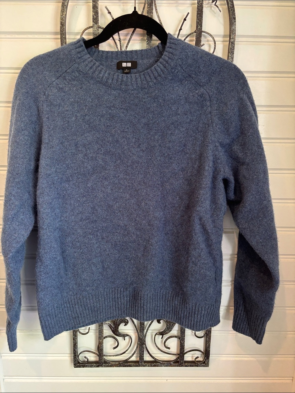 Uniqlo Blue Crewneck Sweater